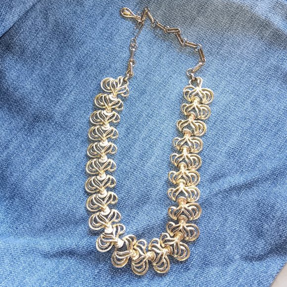 Coro Vintage Goldtone Necklace - Picture 6 of 11